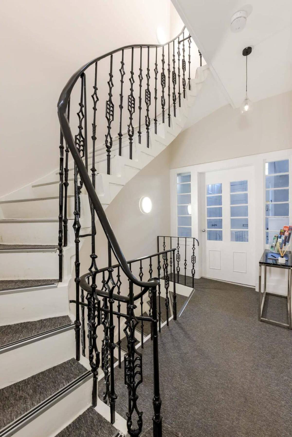 Dragon Suites - Edinburgh City Centre 2 Bed Apartment מראה חיצוני תמונה